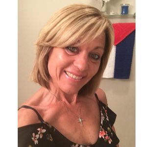 Meet your Posher, Adrienne